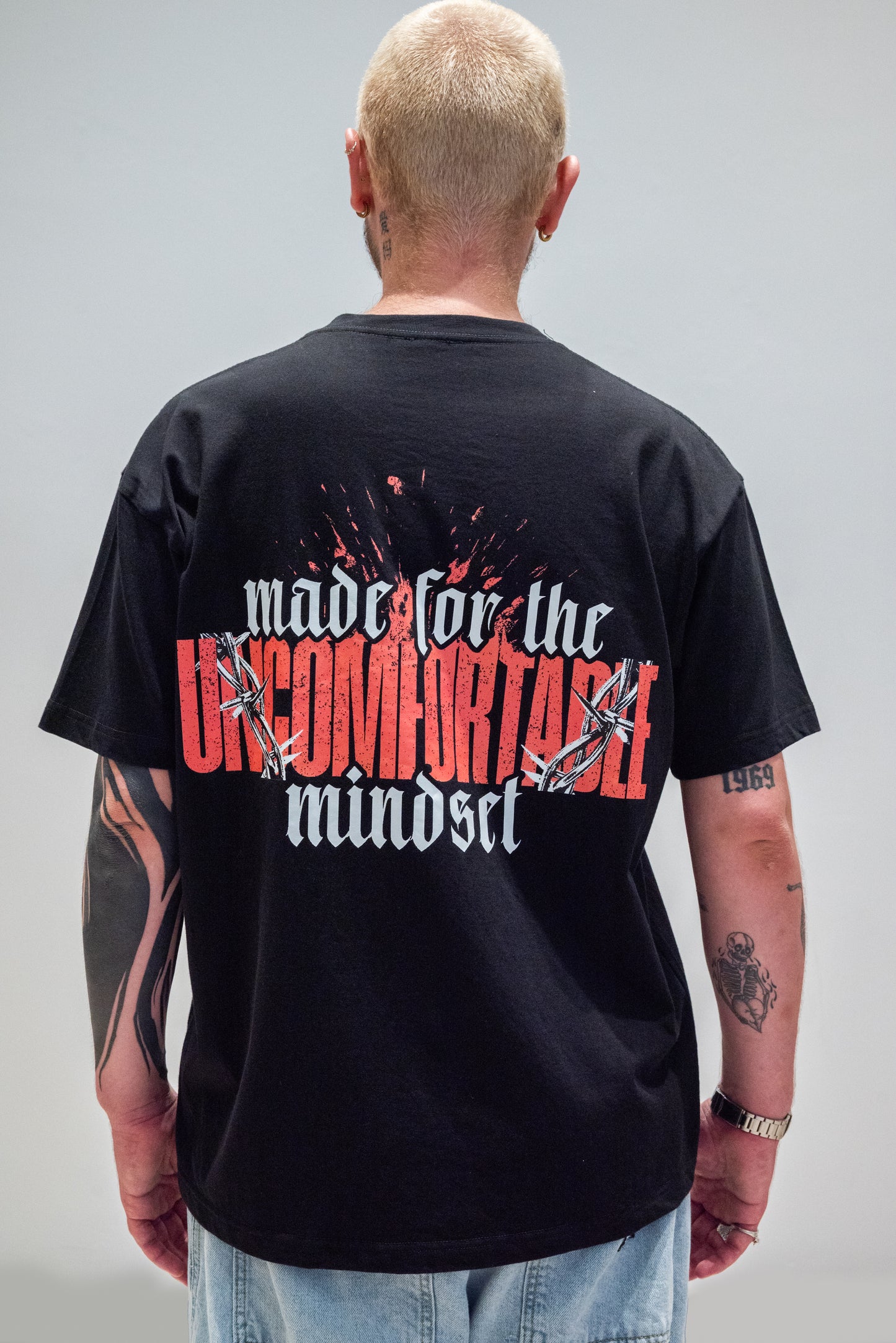 UNCOMFORTABLE MINDSET - STATEMENT TEE