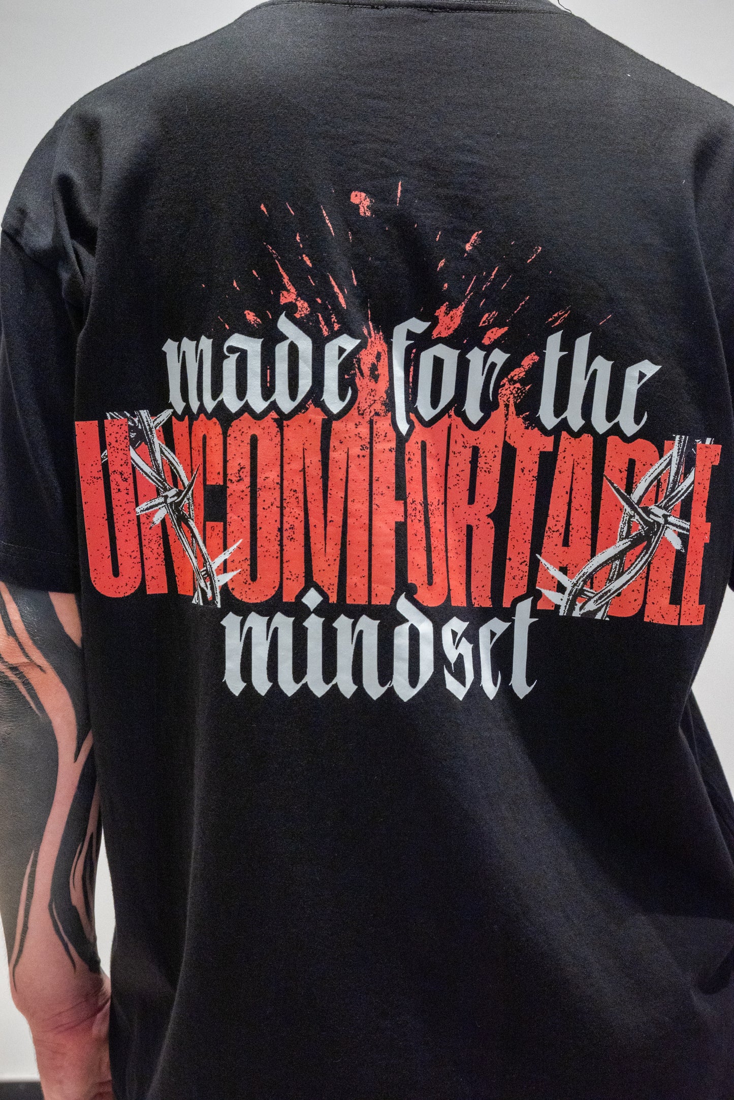UNCOMFORTABLE MINDSET - STATEMENT TEE