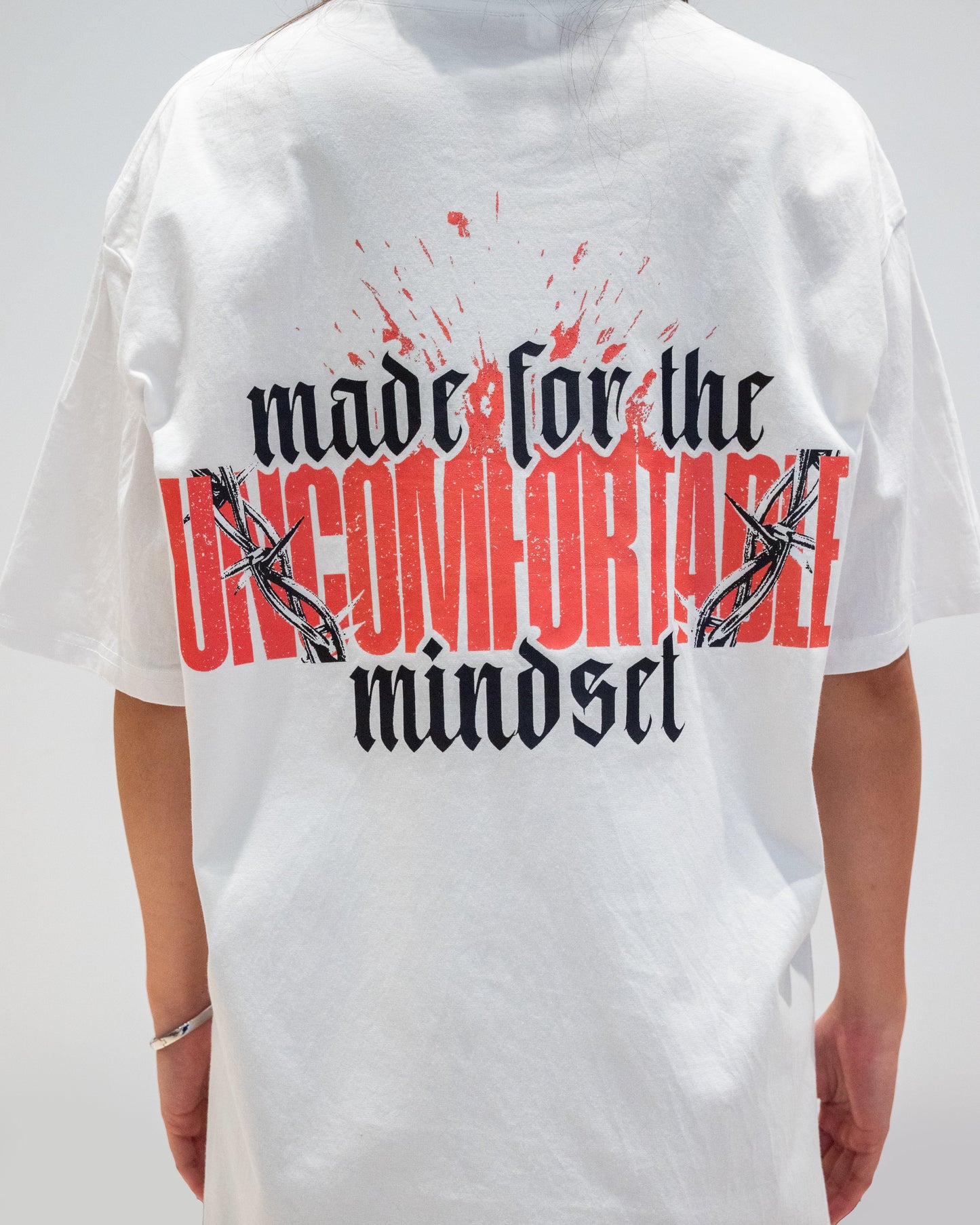 UNCOMFORTABLE MINDSET - STATEMENT TEE - WHITE