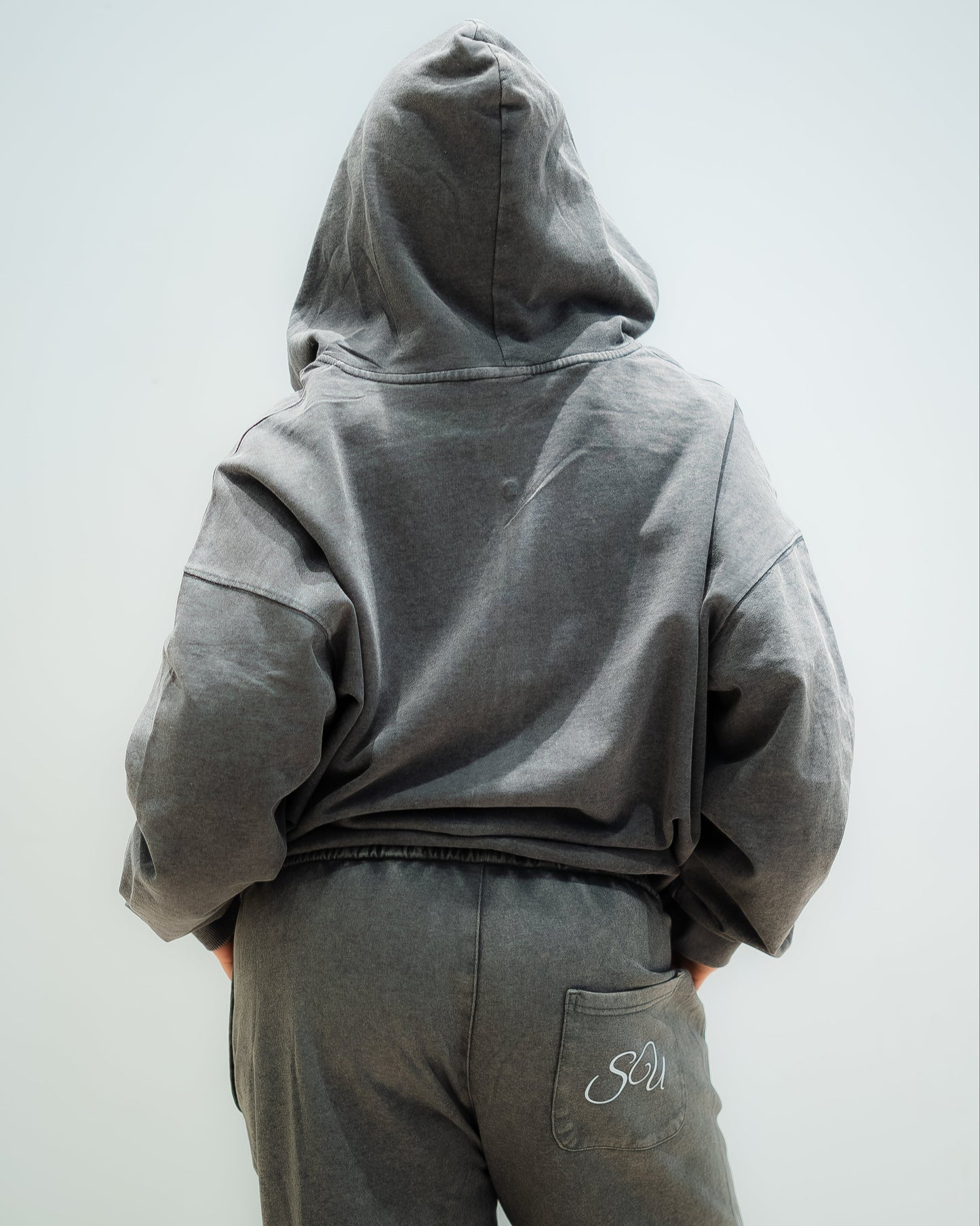 EMBRACE DISCOMFORT JACKET - GREY