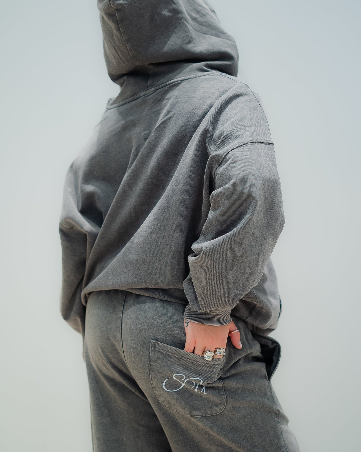 EMBRACE DISCOMFORT - TRACKSUIT - ACID WASH GREY