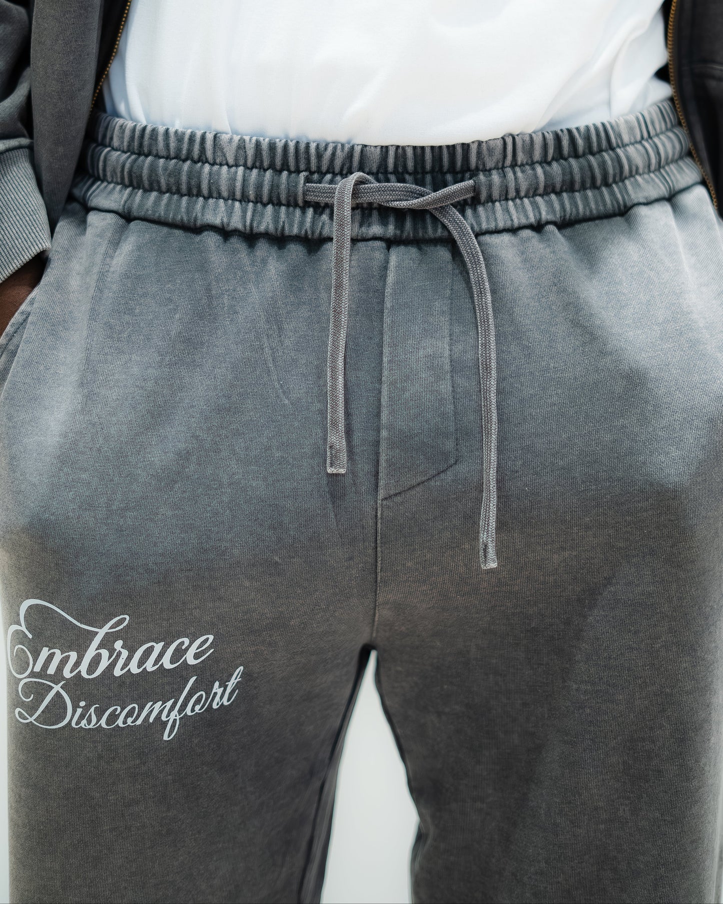 EMBRACE DISCOMFORT PANTS - GREY